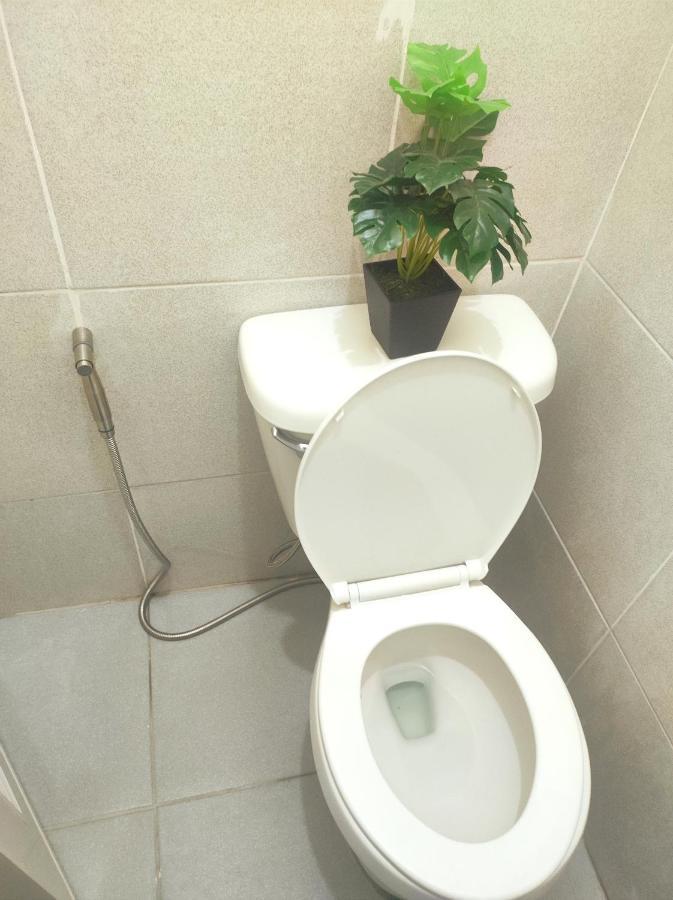 Airport Villamor Transient Rooms Манила Экстерьер фото