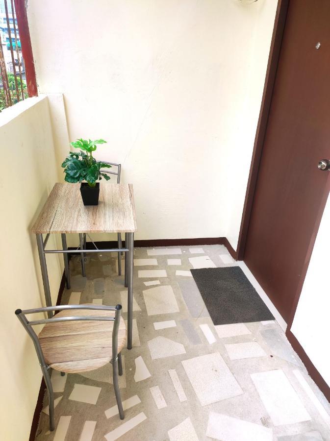 Airport Villamor Transient Rooms Манила Экстерьер фото