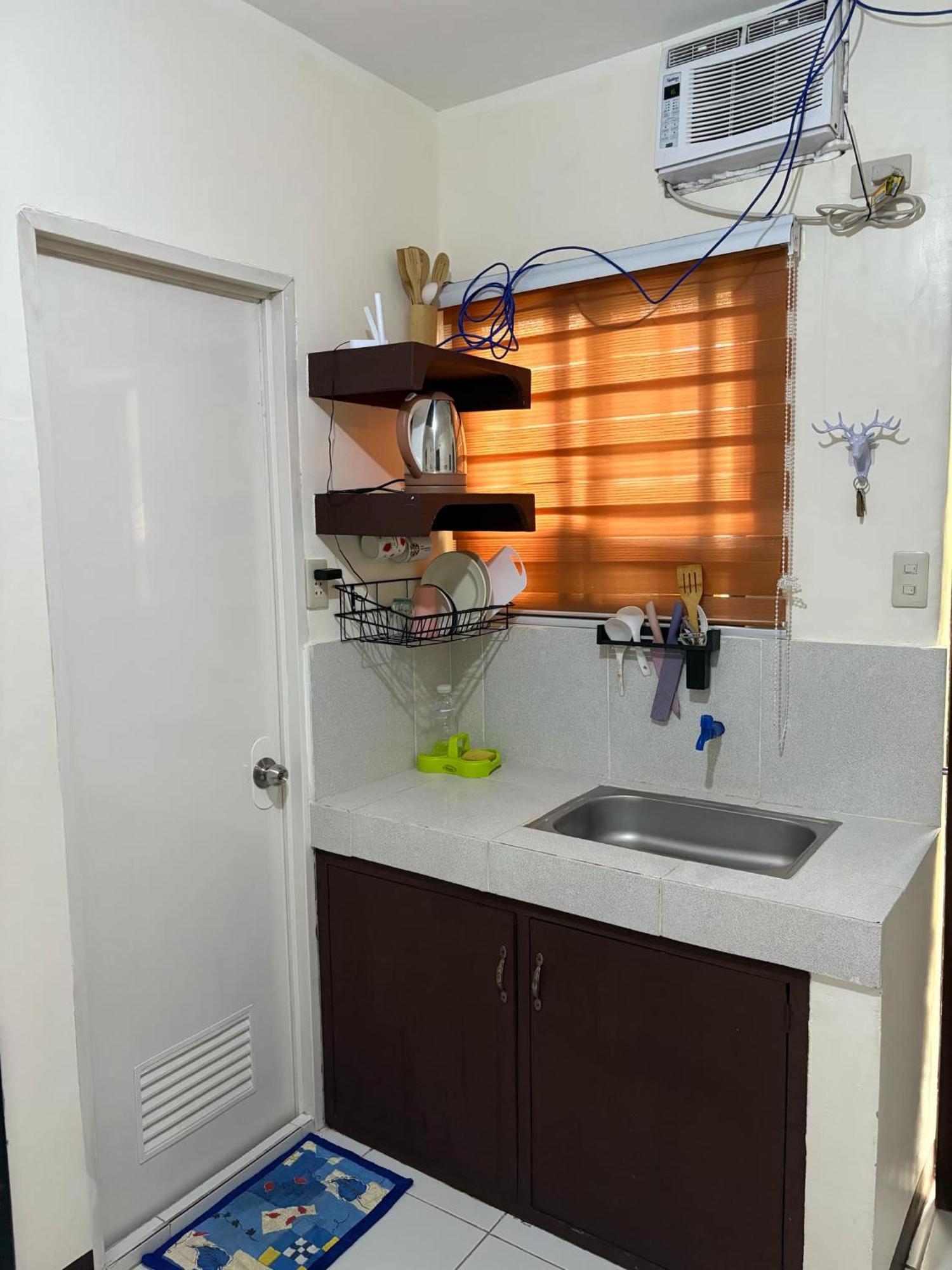 Airport Villamor Transient Rooms Манила Экстерьер фото